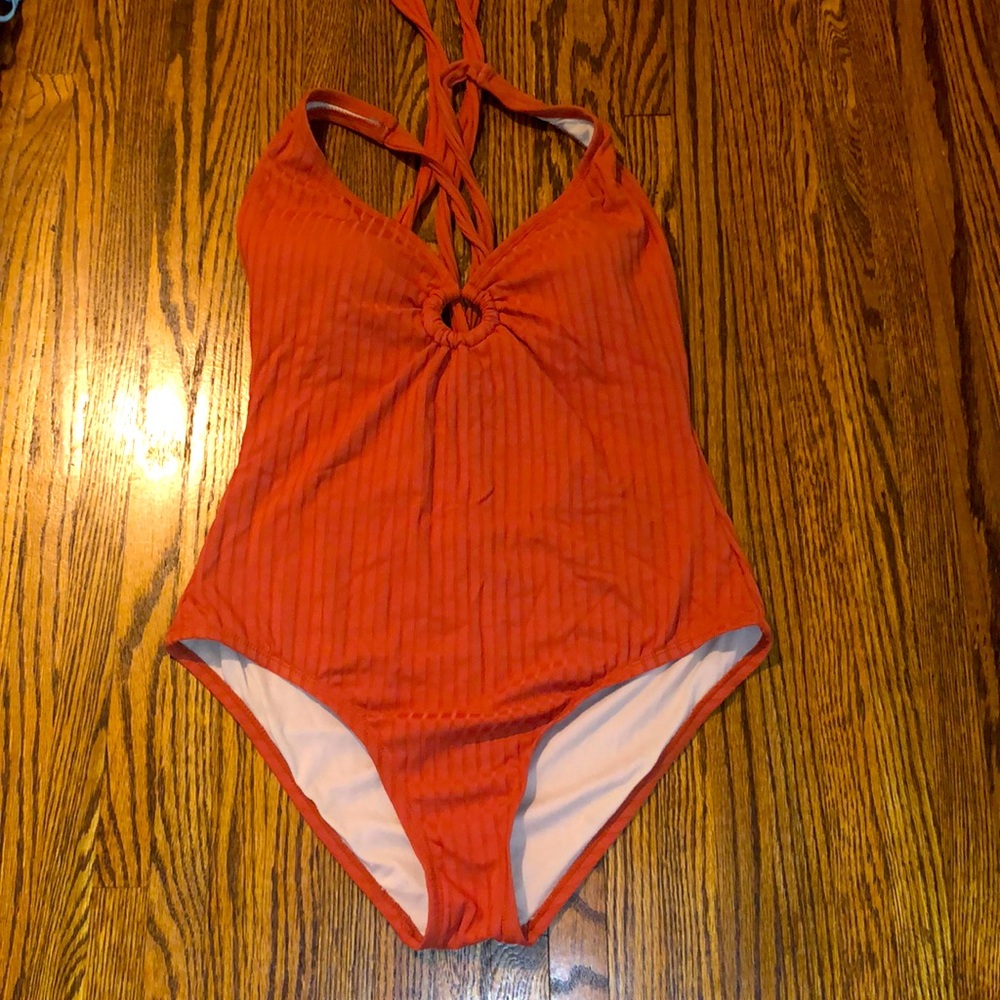 Swim Suit One Piece with Keyhole Detail in front XL